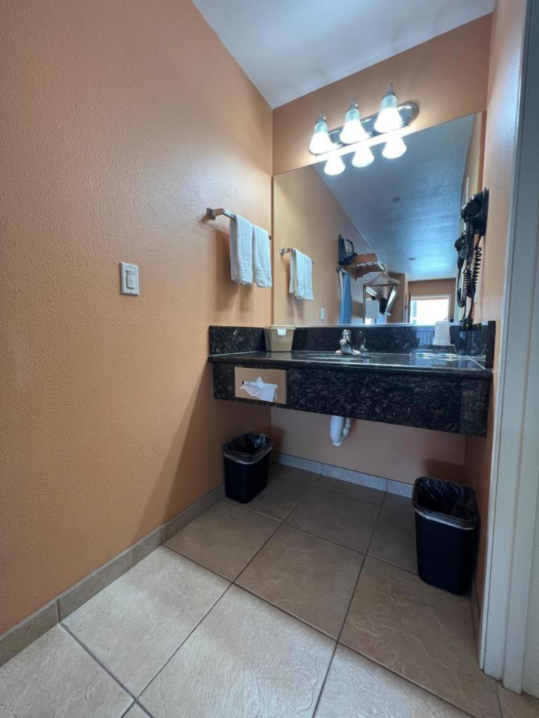 Rancho California Inn تيميكولا، ريفيرسيدي، كاليفورنيا المظهر الخارجي الصورة